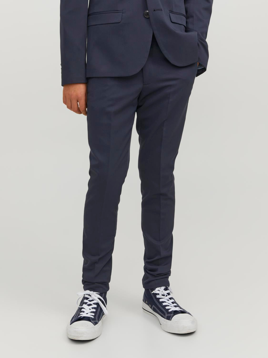 model_shot-front